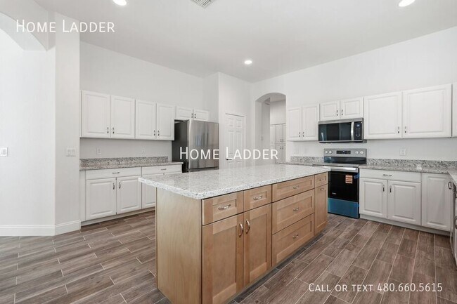 Building Photo - 5080 S McClelland Dr