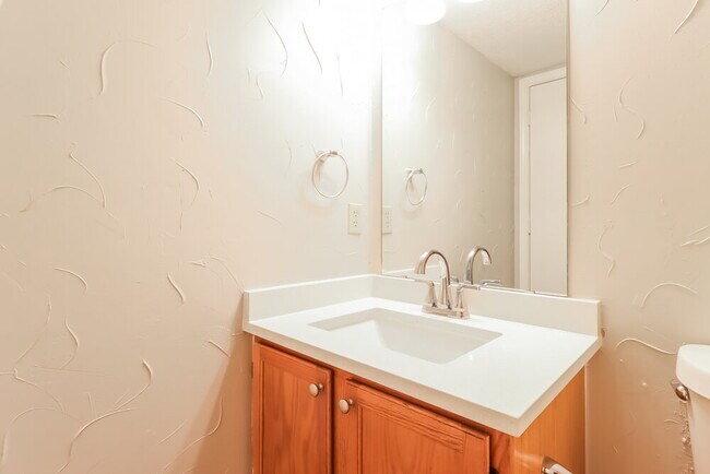 Building Photo - 8841 Elbe Trail