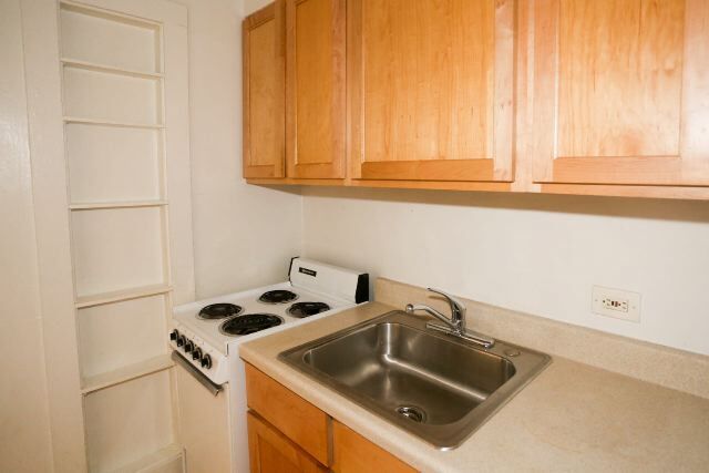 Building Photo - 539 W Arlington Pl