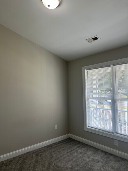 Building Photo - 1108 Crescent Meadows Dr