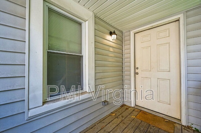 Building Photo - 1035 W 36th St