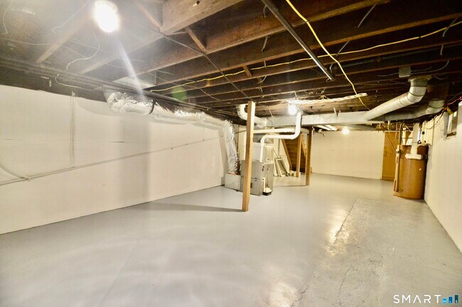 Building Photo - 48 Riverview Pl