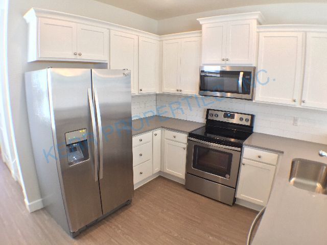 Building Photo - 4922 SE 65th Ave