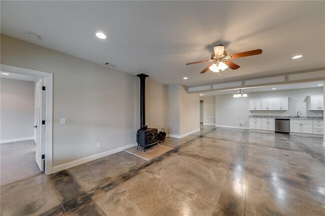 Building Photo - 8365 Wallace Wood Rd