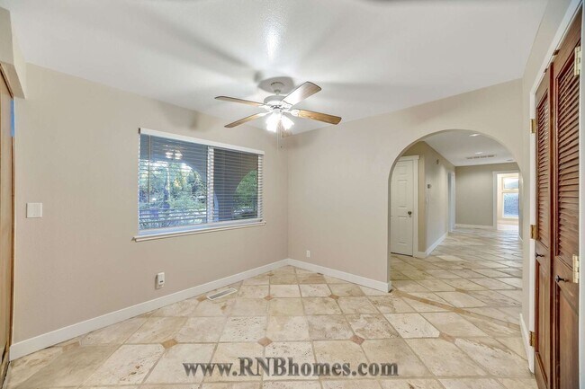 Building Photo - 4305 Whispering Oak Cir