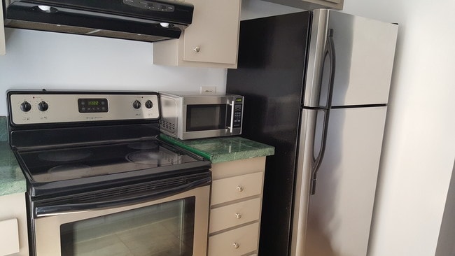 Building Photo - 12111 Summertime Ln