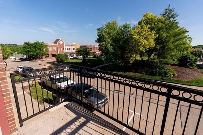 Building Photo - 1BR/1BA, Cherry Hill, Upscale Loft with Balcony!