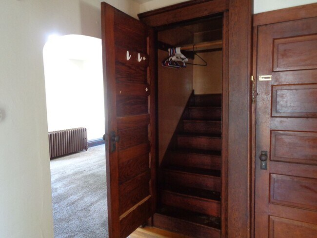 Building Photo - 1420 Garfield St