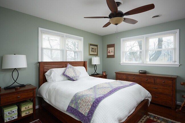 Building Photo - Silver Spring splendor with yard care INCL...