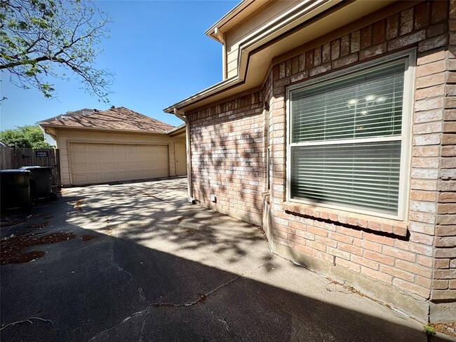 Building Photo - 119 Shadow Wood Dr