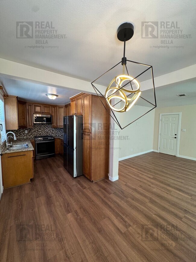Building Photo - Charming, Updated, and Move-In Ready — A L...