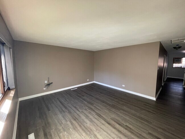 Building Photo - 148 E Quincy St