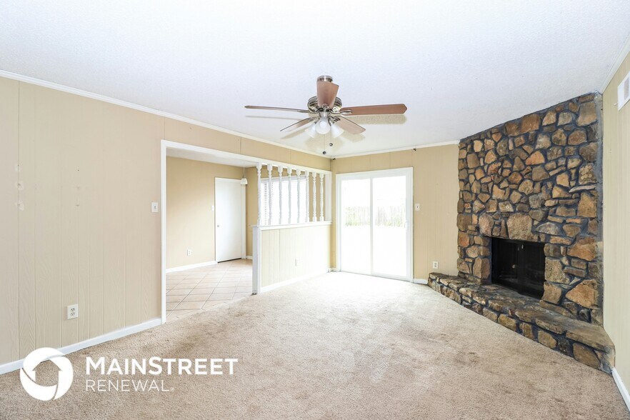 Building Photo - 3902 Clover Hill Dr