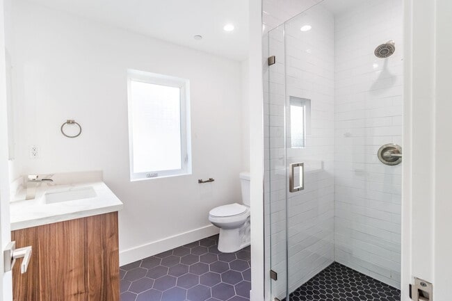 Building Photo - 148 S Madison Ave