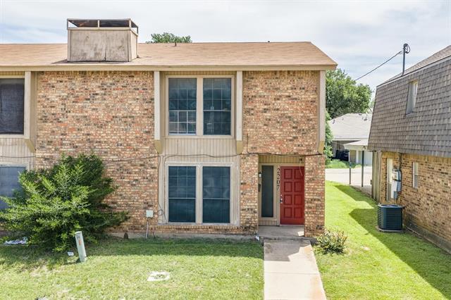 Building Photo - 2205 Chase Ct