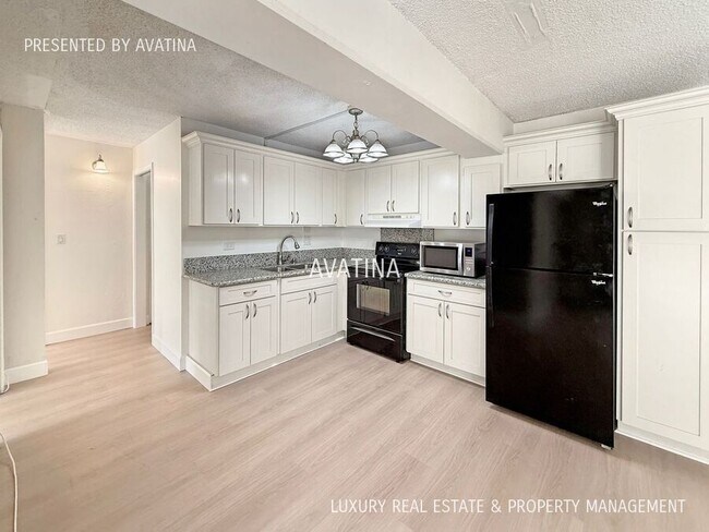 Building Photo - 225 Ka?iulani Ave