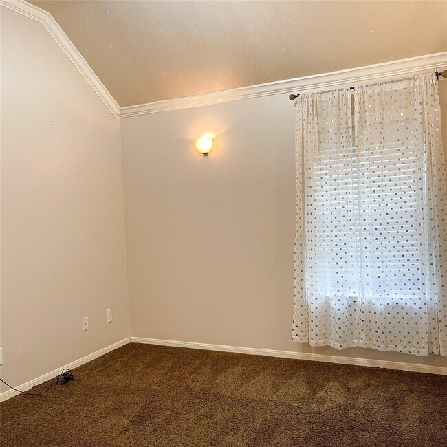 Building Photo - 2606 Sun Flare Ln