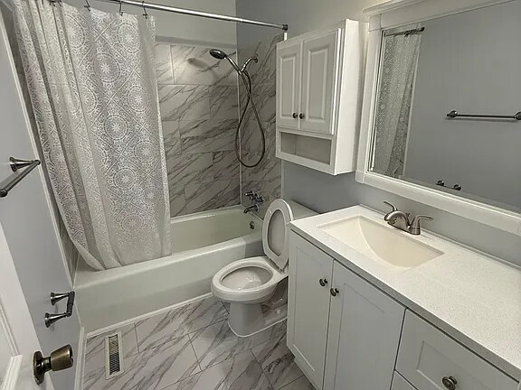 Building Photo - 1025 Carolina Rd