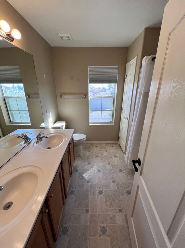 Building Photo - North East- 5 bedroom/ 2.5 bathroom single family home