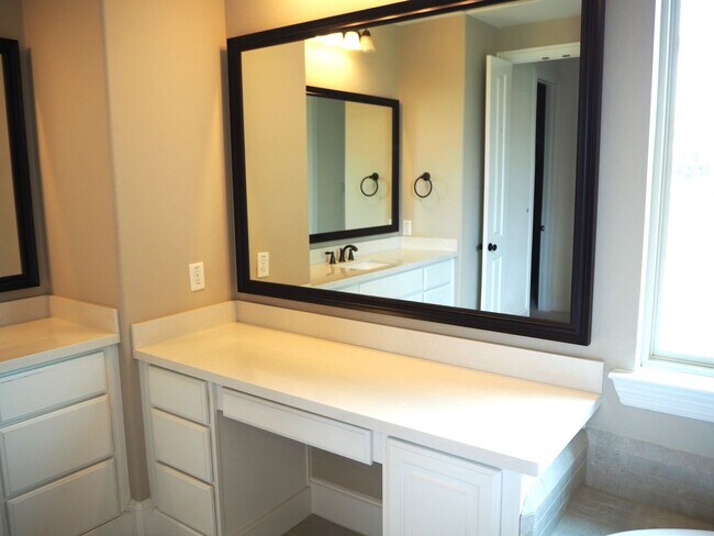 Building Photo - 2007 Greenvine Cir