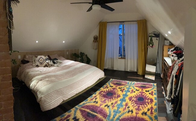 Building Photo - Charming 2 Bedroom, 2 Bath House for Rent!