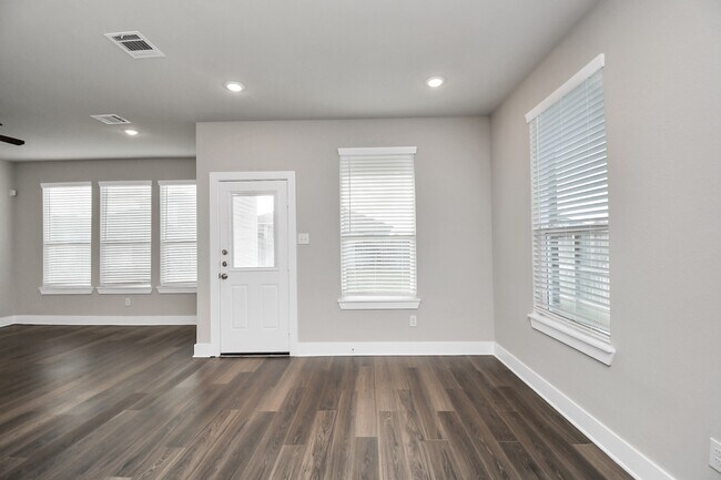 Building Photo - 10643 Cascade Crk Dr