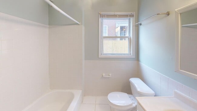 Building Photo - 809 Thayer Ave