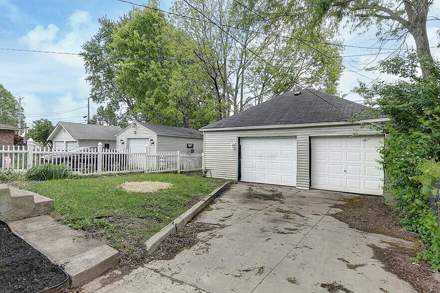 Building Photo - 2212 Fauver Ave