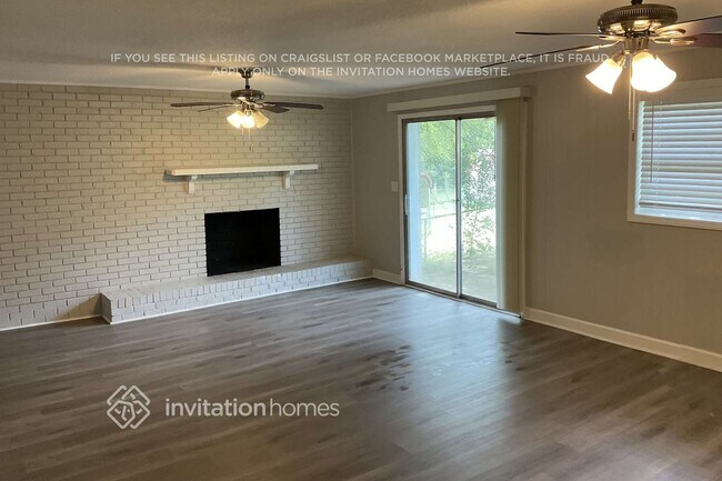 Building Photo - 2642 Hill Ln