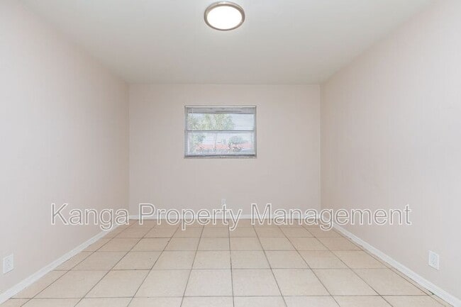 Building Photo - 7750 SW 10th Ct