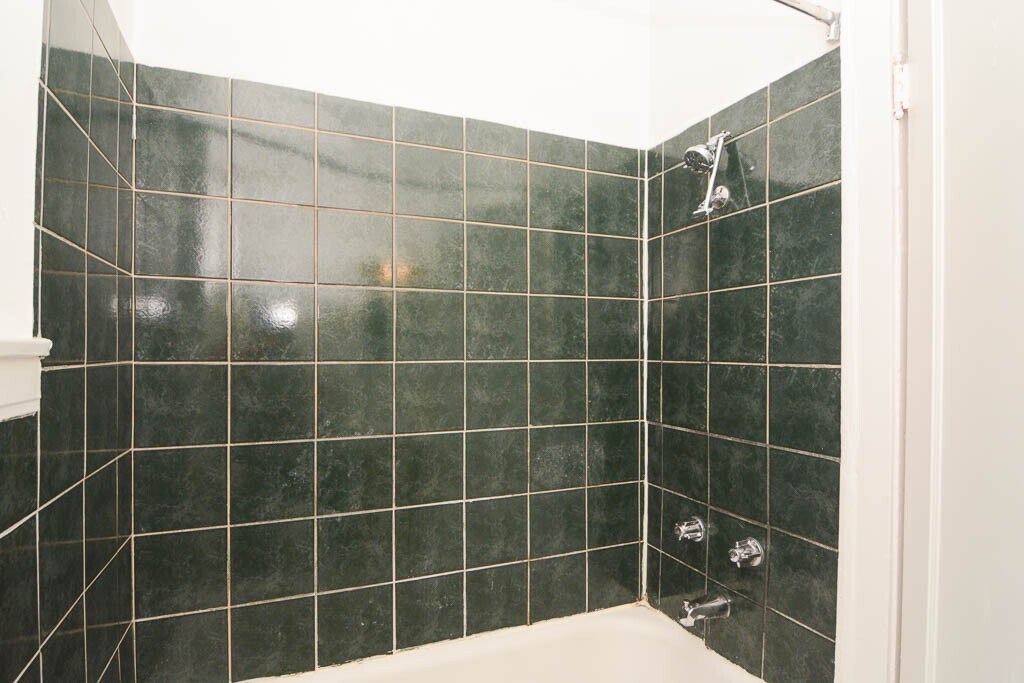 Building Photo - 4856 N Damen Ave