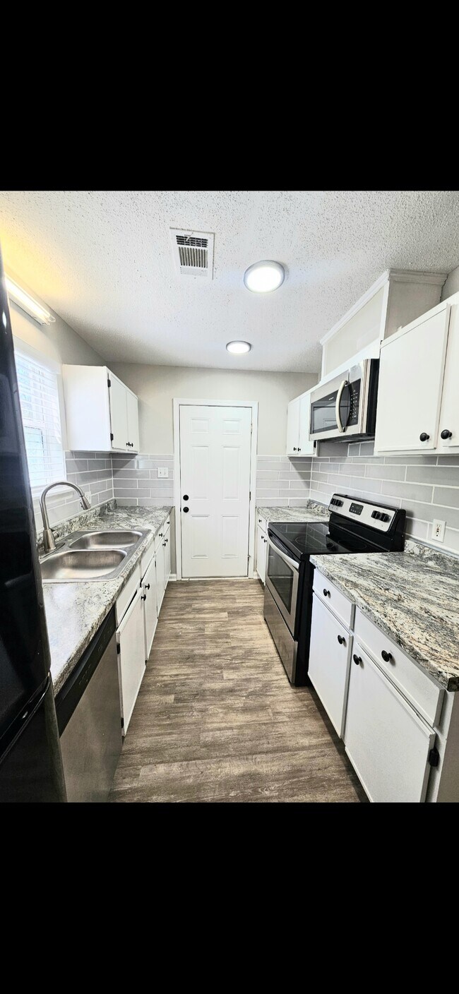 Building Photo - 112 W Oak Manor Ct