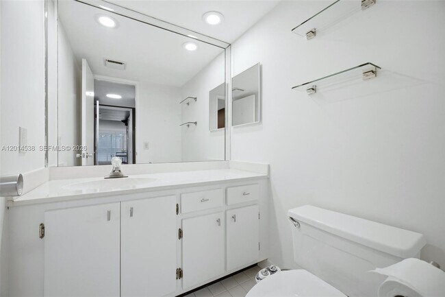 Building Photo - 821 Cypress Blvd