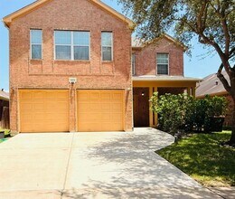 Building Photo - 5818 Kenwood