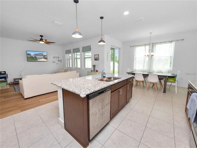 Building Photo - 6564 Great Bear Dr