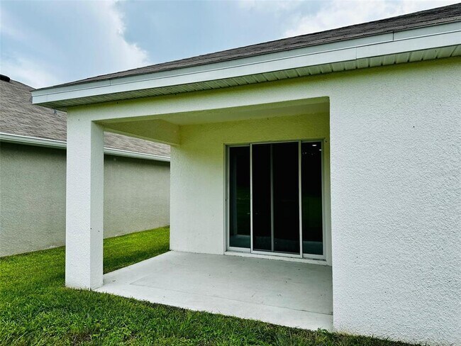 Building Photo - 668 SE 65th Ave