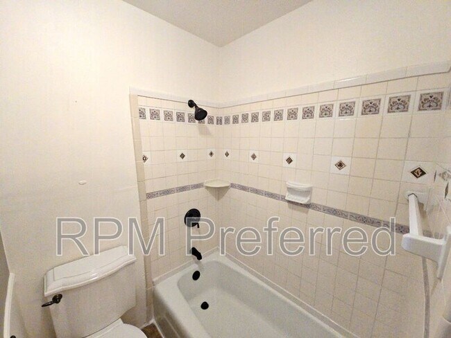 Building Photo - 12702 Ravensway Dr