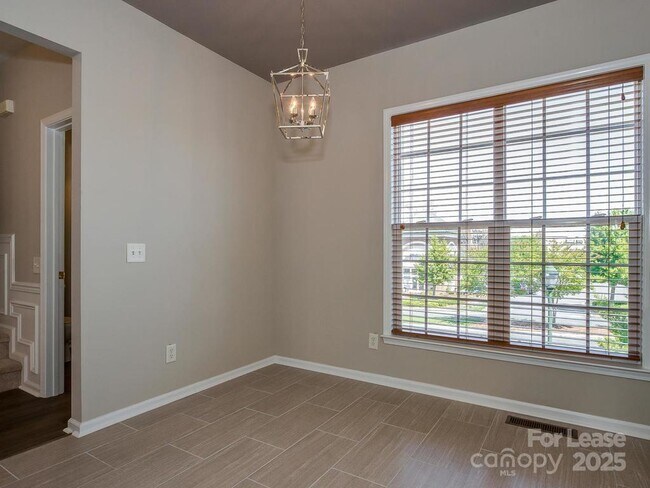 Building Photo - 14930 Ballantyne Village Way