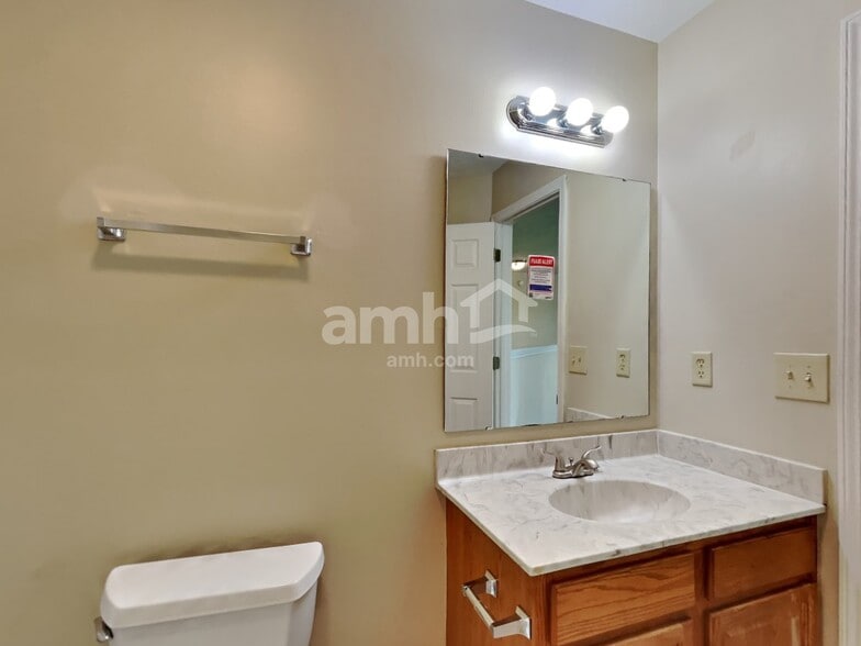 Building Photo - 529 Austrian Way