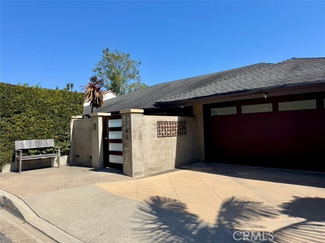 Building Photo - 2745 Temple Hills Dr