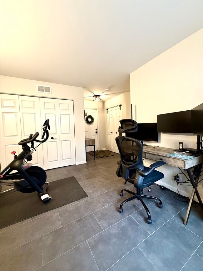 Building Photo - 362 Broadmoor Ln