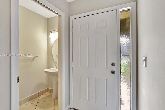 Building Photo - 4615 Carambola Cir S