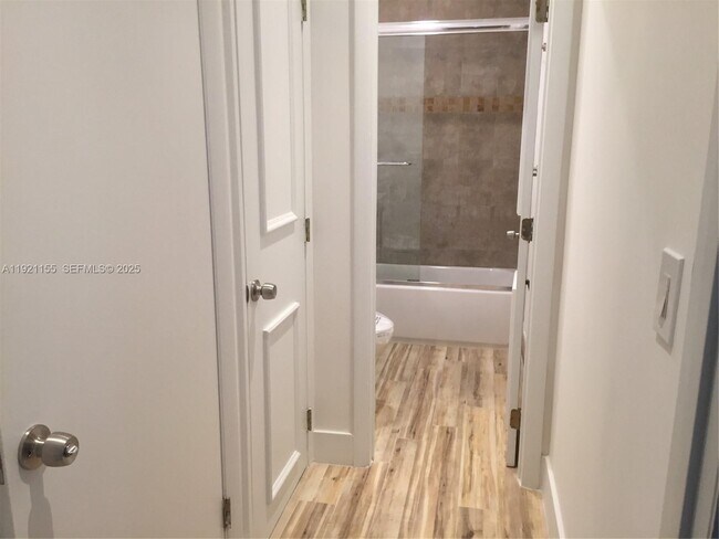 Building Photo - 1831 SW 17th Terrace