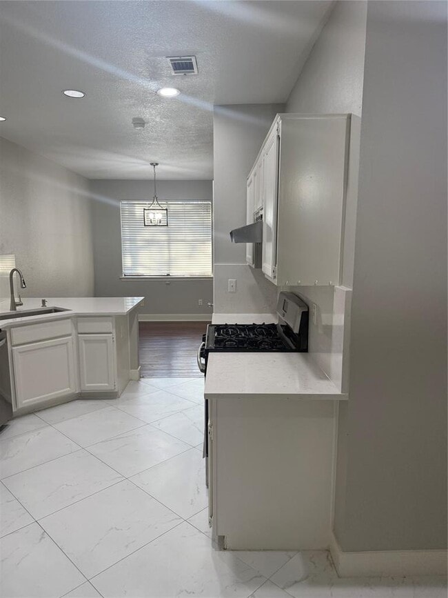 Building Photo - 8402 Cima Oak Ln