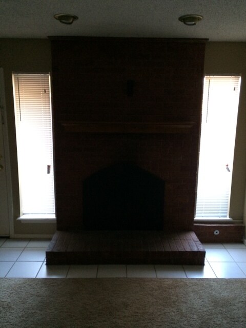 Building Photo - 8607-8607 Southridge Dr