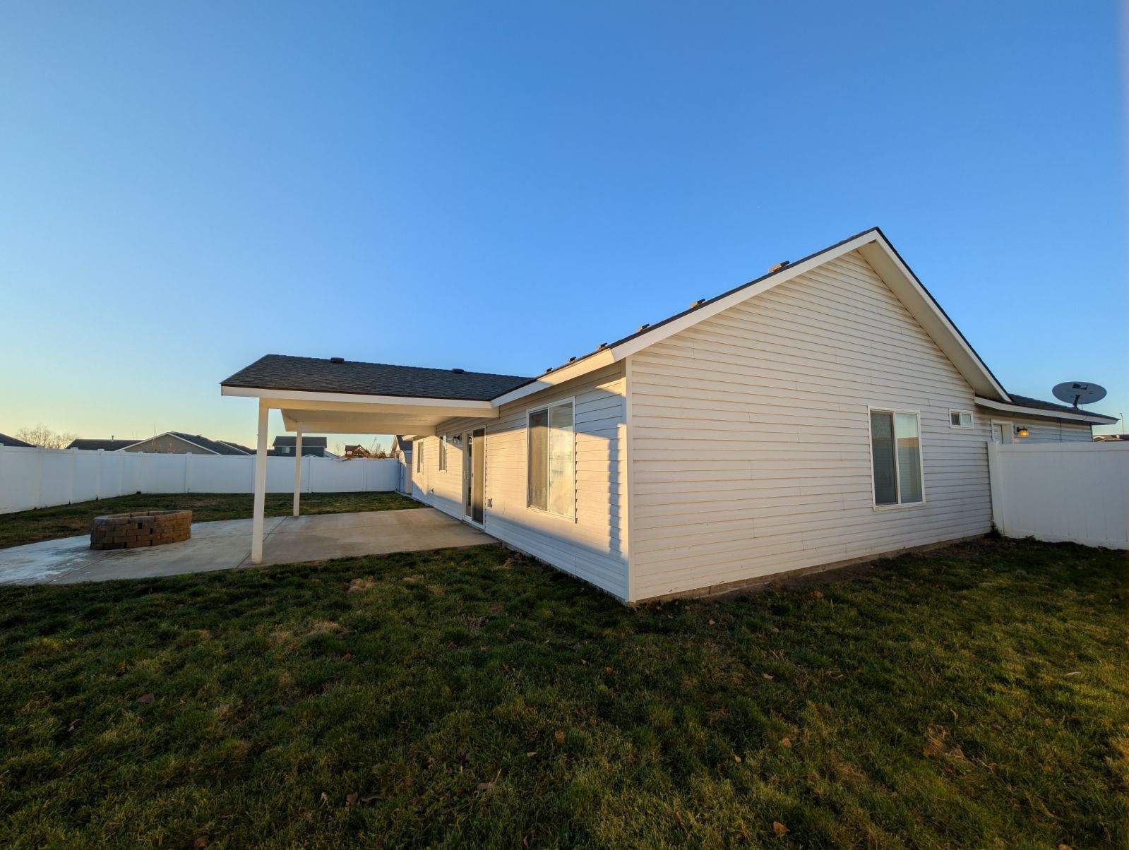 Building Photo - 4610 Seville Dr