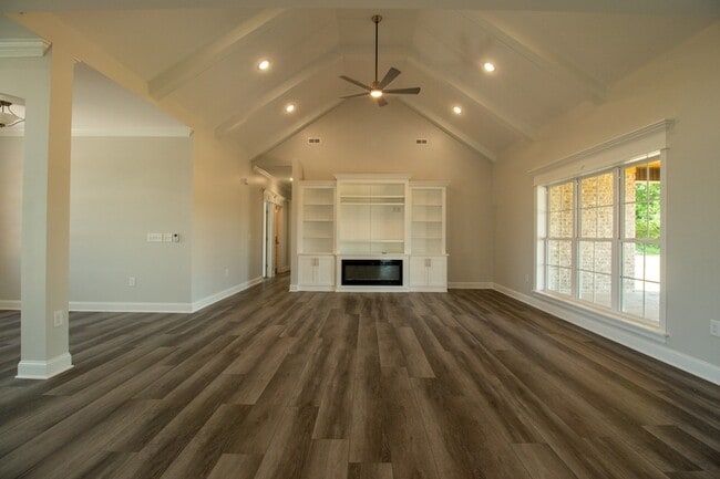 Building Photo - 935 S Cross Bridges Rd