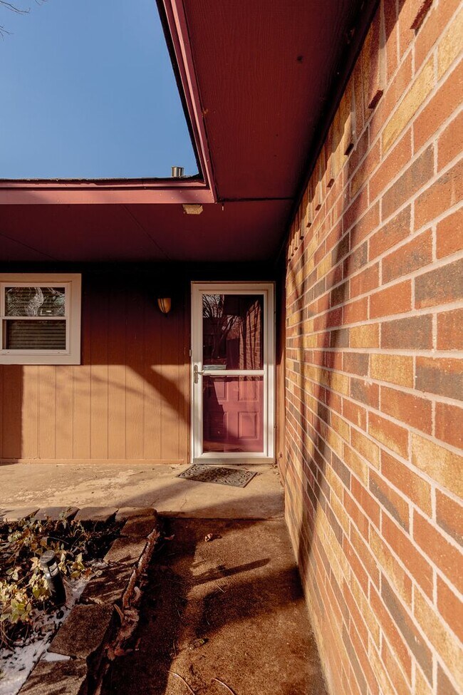 Building Photo - 3 Bed 2 Bath in Norman