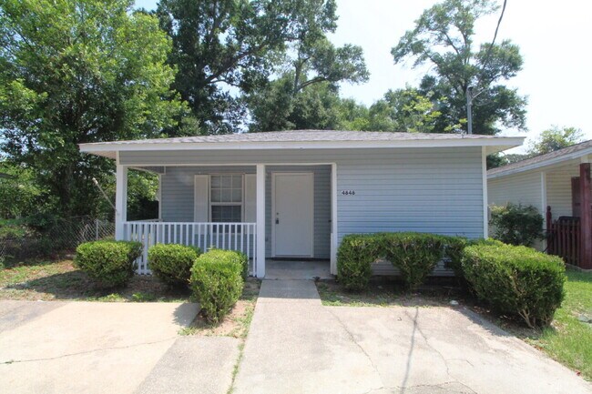Primary Photo - Updated 3BR Home in West Pensacola – Move-...