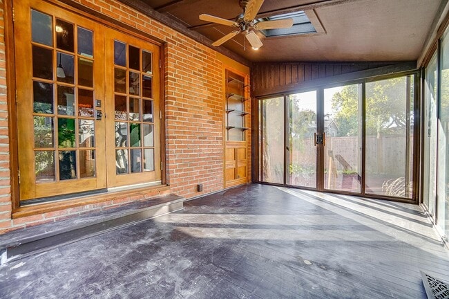 Building Photo - 557 S Grant Ave